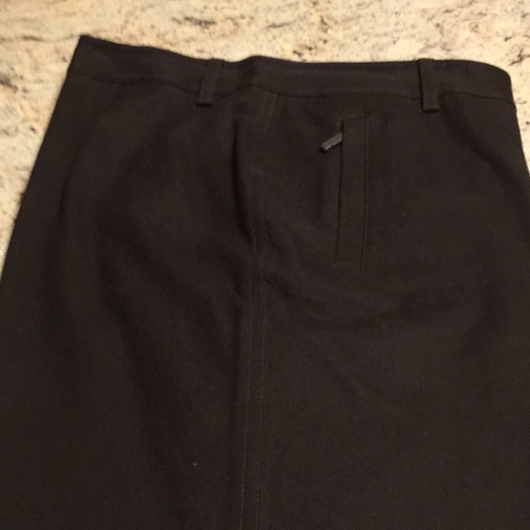R. Lauren Brown Jeans. Size 12. Inseam: 29 inches. - Picture 3 of 5